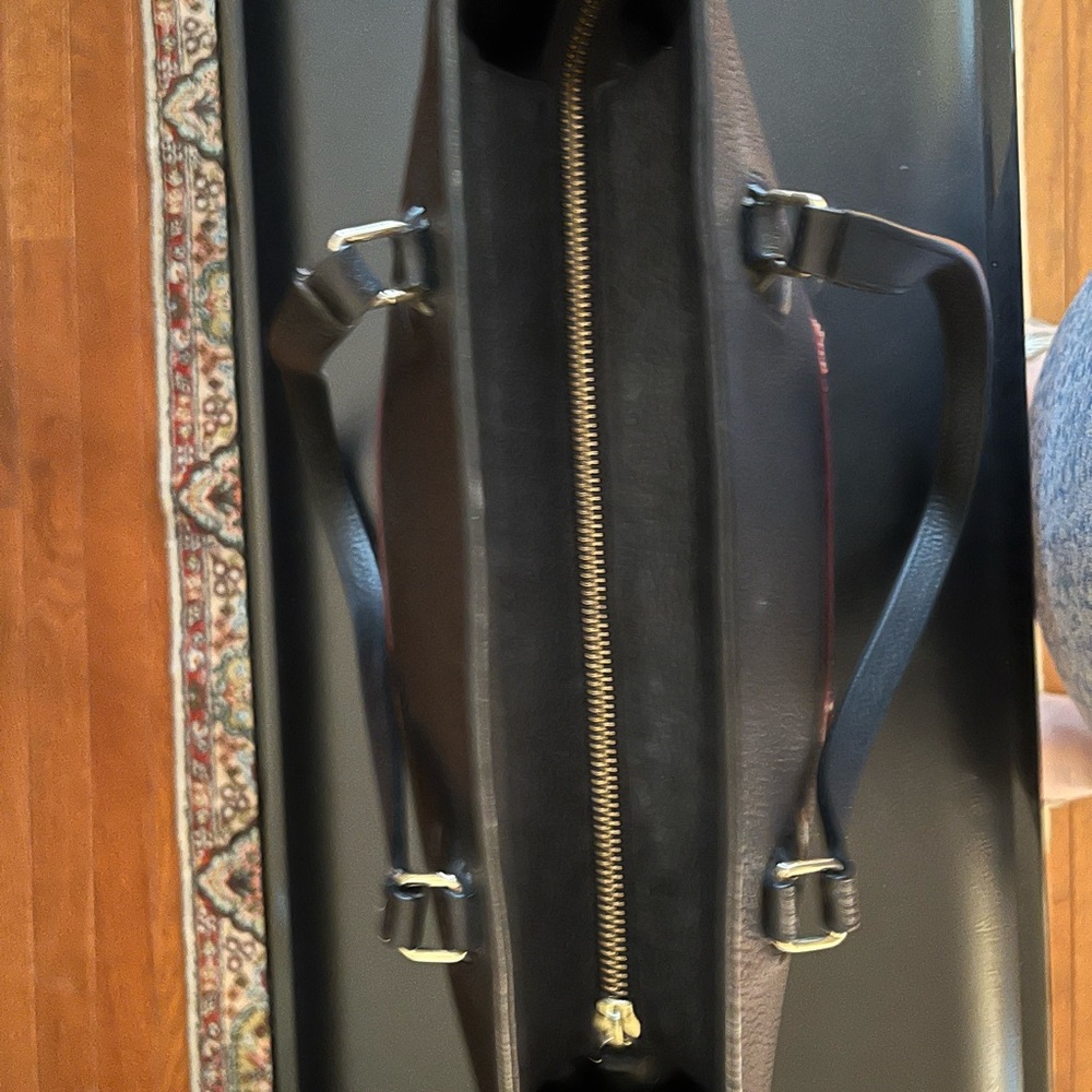 Kate Spade Tote - Picture 3 of 7